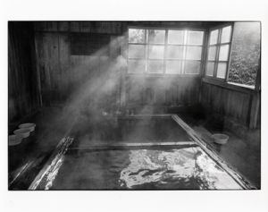 北井一夫　オリジナルプリント額　写真集 村へ（1980年/淡交社）収録　1970年代日本（2001/冬青社）原稿　栃木三斗小屋温泉　サイン入 / 北井一夫　