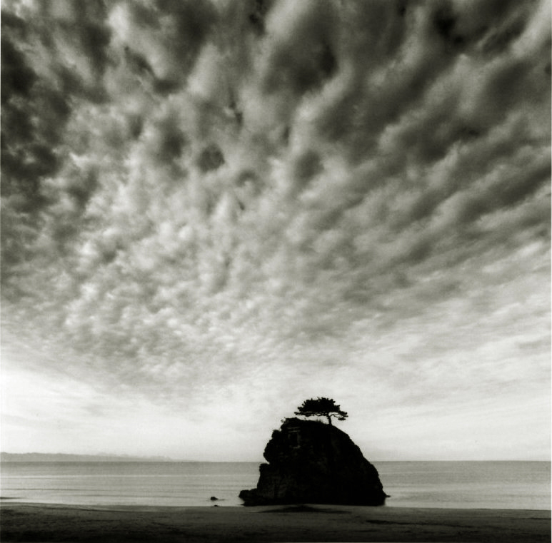 美しい風景描写で世界を魅了する写真家 マイケル ケンナ Michael Kenna を紹介します News Blog 小宮山書店 Komiyama Tokyo 神保町 古書 美術作品の販売 買取