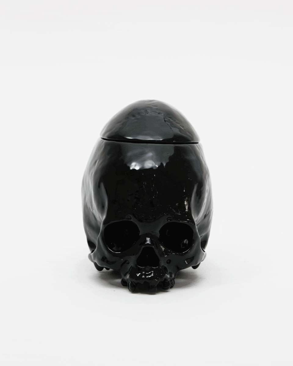 【60】「器 BLACK」¥66,000　2023年/ユニーク/サイン入/桐箱/H120 × W90 × D120 (mm)