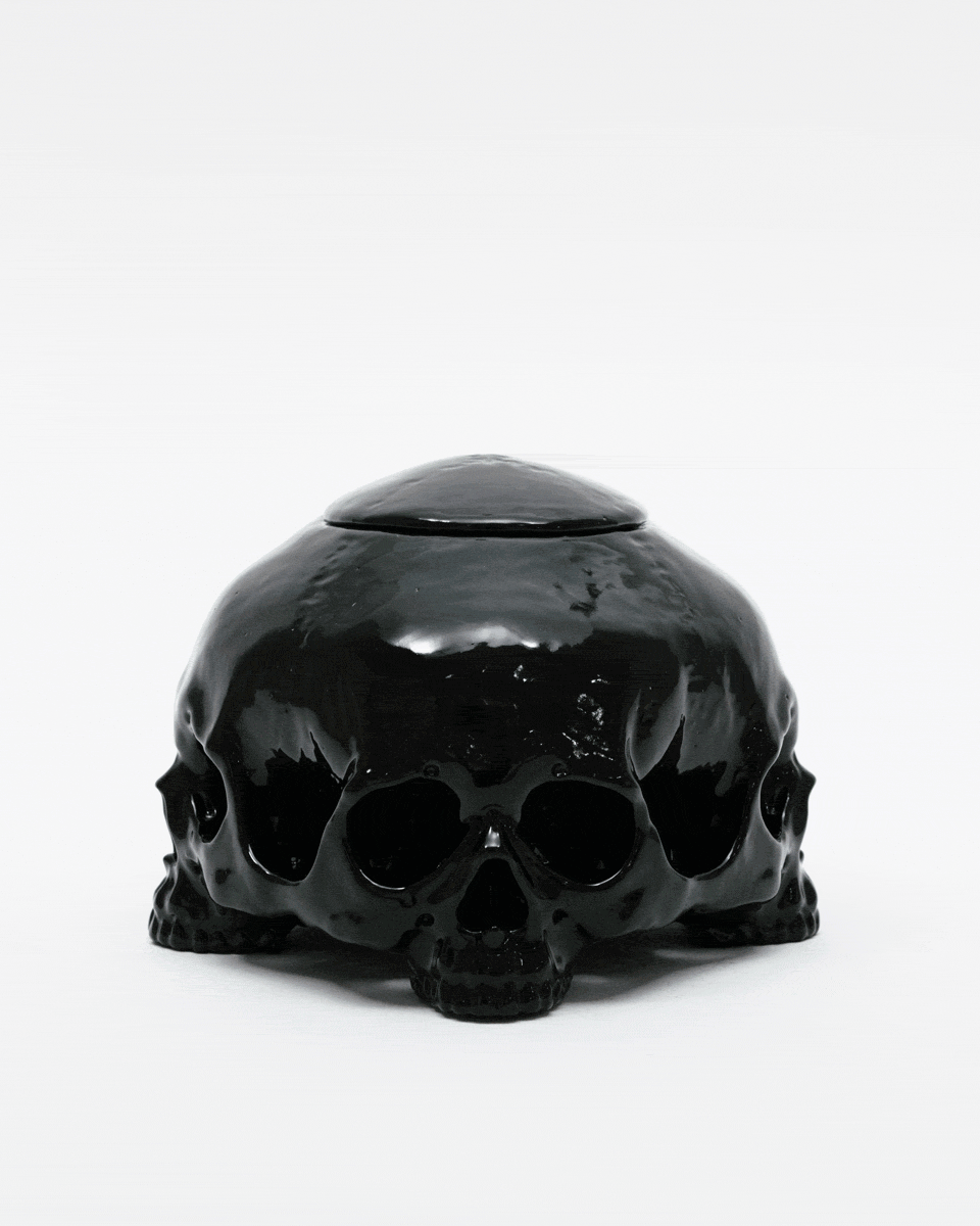 【57】「器 BLACK」¥110,000　2023年/ユニーク/サイン入/桐箱/H120 × W160 × D175 (mm)