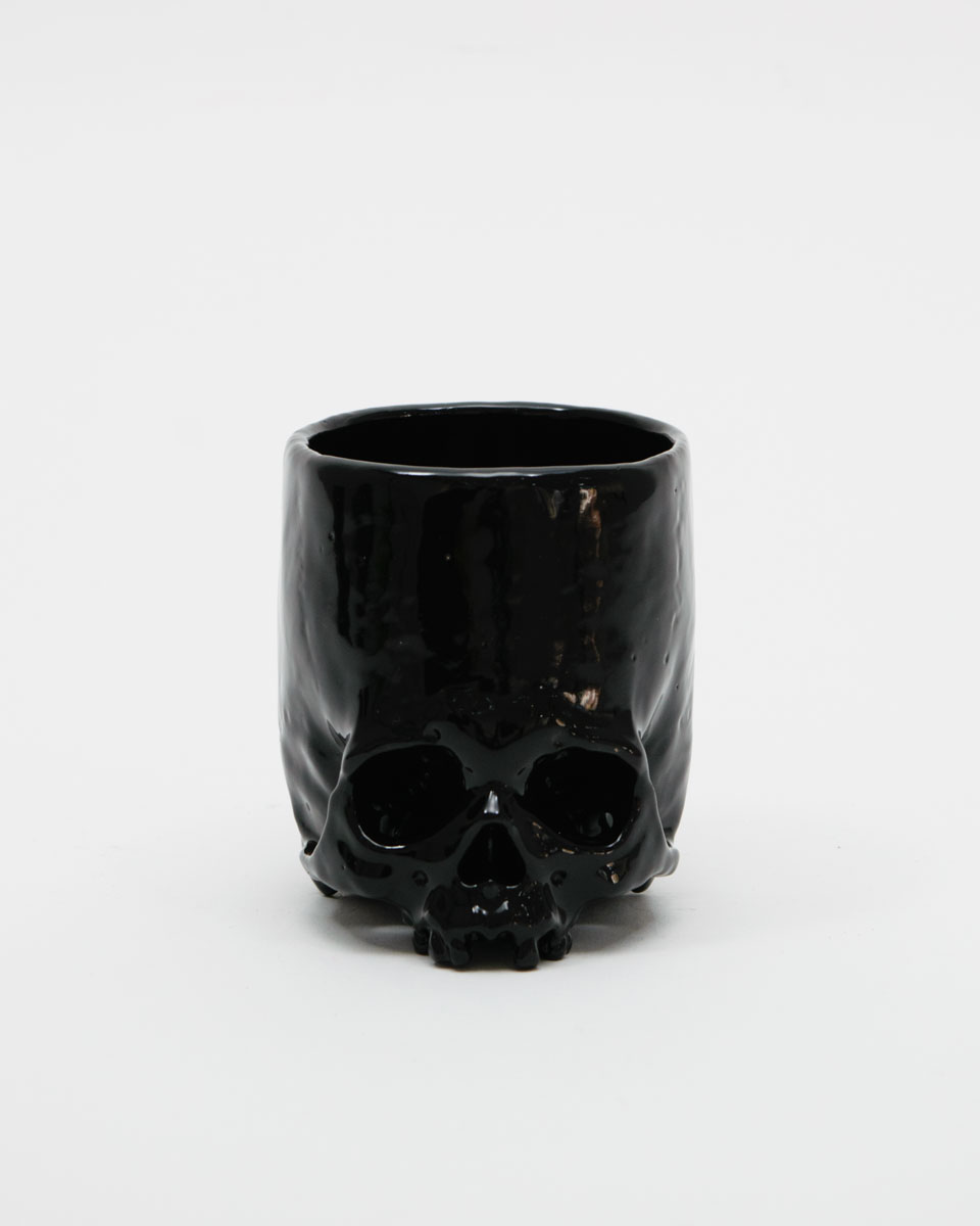 【74】「湯呑 BLACK」¥44,000　2023年/ユニーク/サイン入/桐箱/H90 × W75 × D95 (mm)