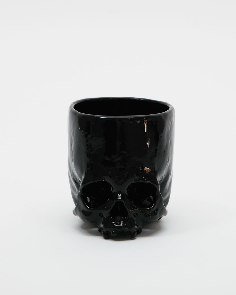 【73】「湯呑 BLACK」¥44,000　2023年/ユニーク/サイン入/桐箱/H90 × W80 × D100 (mm)