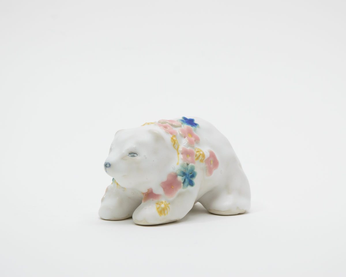 【50】「花熊」¥33,000　2023年/ユニーク/サイン入/H70 x W90 x D145 (mm)