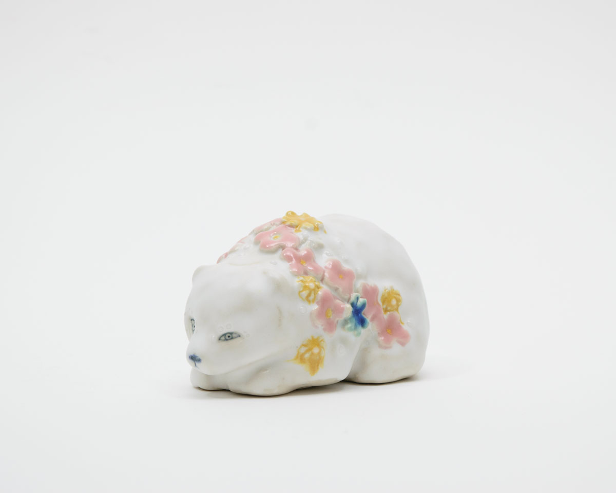 【49】「花熊」¥33,000　2023年/ユニーク/サイン入/H70 x W80 x D145 (mm)