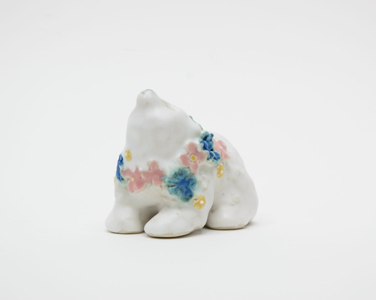 【48】「花熊」¥33,000　2023年/ユニーク/サイン入/H95 x W90 x D125 (mm)