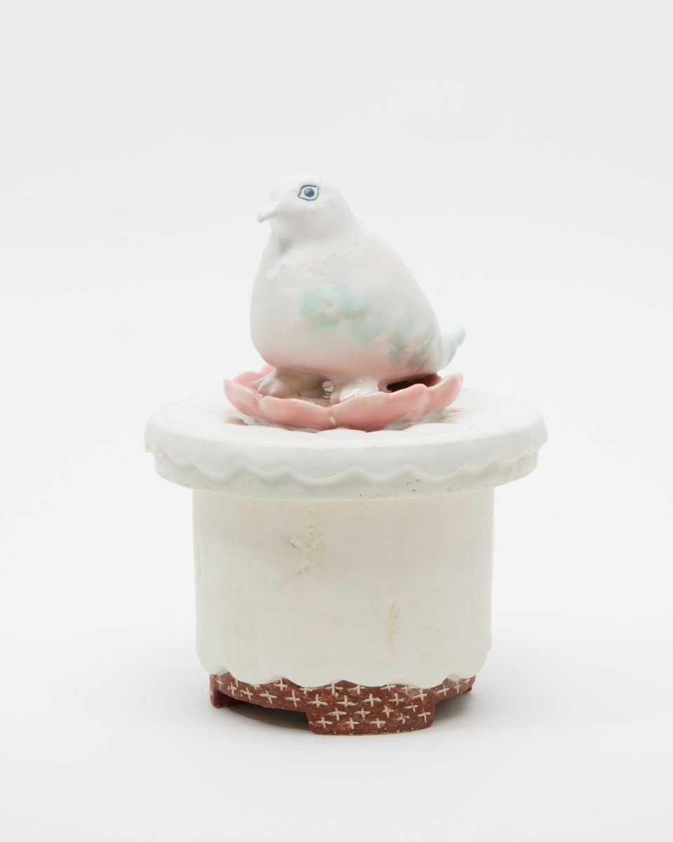 【45】「喜器 花鳥」¥88,000　2023年/ユニーク/サイン入/H205 x W160 x D160 (mm)
