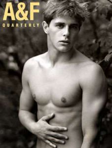 A&F QUARTERLY  Return to Paradiseのサムネール