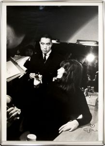 三島由紀夫とジュリエット・ グレコ（グレコ署名入）／（Photo Print of Yukio Mishima and Juliette Gréco／)のサムネール