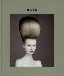 ／写真：デイビッド・シムズ　監修：グイド・パラウ（HAIR／Photo: David Sims Hair: Guido Palau)のサムネール