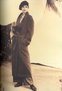 「Giorgio Armani: Collezione Autunno Inverno 1990/1991 / Photo: Aldo Fallai」画像2