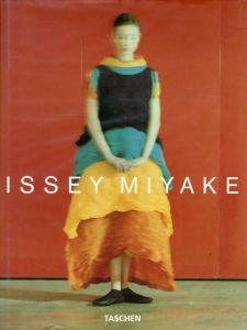 ／マーク・ホルボーン（ISSEY MIYAKE／Mark Holborn)のサムネール