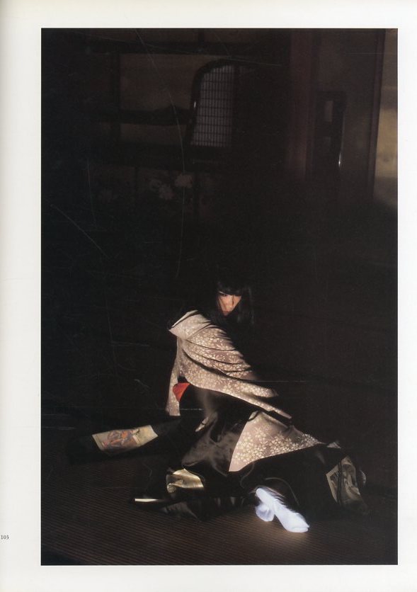 小夜子 / 写真:横須賀功光 | 小宮山書店 KOMIYAMA TOKYO 小夜子 / 写真:横須賀功光 | 小宮山書店 KOMIYAMA TOKYO