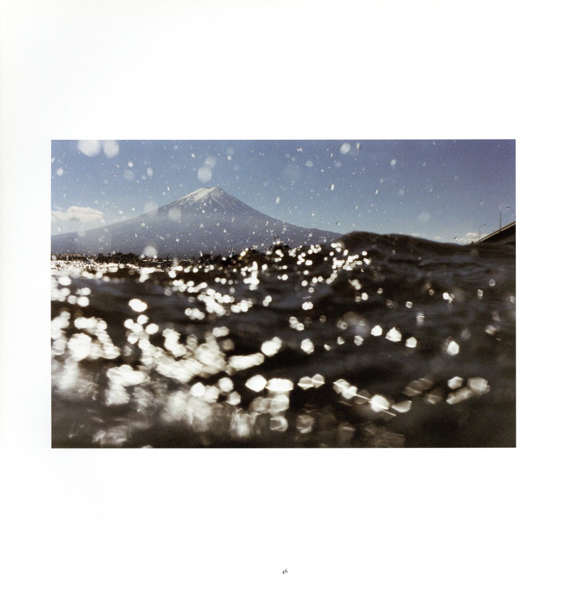 half awake and half asleep in the water / Asako Narahashi half awake and half asleep in the water / Asako Narahashi