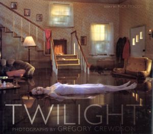 ／グレゴリー・クリュードソン（TWILIGHT／Gregory Crewdson)のサムネール