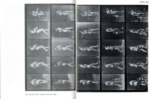 「THE HUMAN FIGURE IN MOTION / EADWEARD MUYBRIDGE」画像3