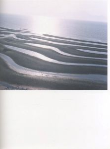 「川が私を受け入れてくれた / 川内倫子  監修：熊本市現代美術館」画像1