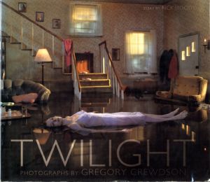 ／グレゴリー・クリュードソン（TWILIGHT／Gregory Crewdson)のサムネール