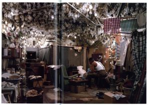 「Jeff Wall PHOTOGRAPHS 1978-2004 / Jeff Wall」画像1