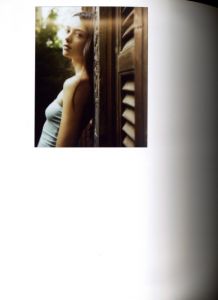 「100 Girls on Polaroid / Alexander Gnädinger」画像2