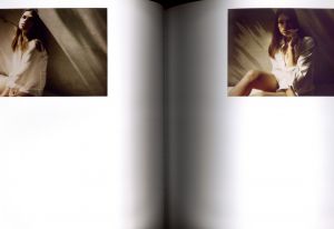「100 Girls on Polaroid / Alexander Gnädinger」画像3