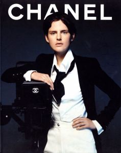 ／写真：カール・ラガーフィールド（CHANEL Spring-Summer 1997 Collection／Photo: Karl Lagerfeld)のサムネール