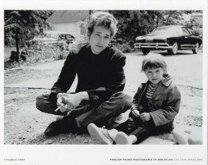 「Forever Young: Photographs of Bob Dylan / Author: Douglas R. Gilbert, Dave Marsh」画像3