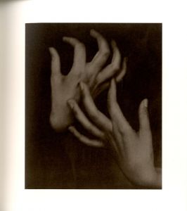 「A PORTRAIT BY ALFRED STIEGLITZ / Author: Alfred Stieglitz　Foreword: Georgia O'Keeffe」画像3