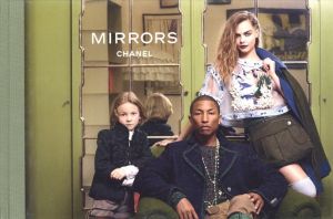 CHANEL MIRRORS / 写真：カール・ラガーフェルド