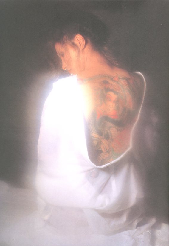 花真衣刺青写真集 三代目彫よし