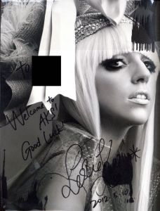 「SUPER LADY GAGA PHOTOGRAPHED BY LESLIE KEE / 写真：レスリー・キー」画像1