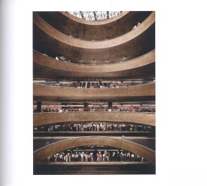 「ANDREAS GURSKY ARCHITECTURE / Photo: Andreas Gursky　Edit: Ralf Beil,Sonja Febel」画像4