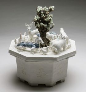 樹下動物図植木鉢　A／村田言恵（Flower pot of animals under a tree A／Kotoe Murata)のサムネール