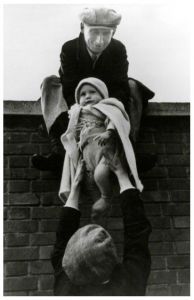 「Robert Capa: The Definitive Collection / Author: Robert Whelan　Photo: Robert Capa」画像1