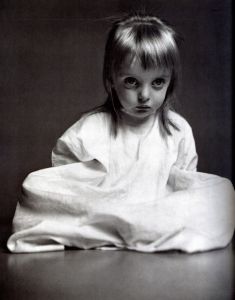 「ON THE EDGE IMAGES FROM 100 YEARS OF VOGUE / Author: Alexander Lieberman Photo: Irving Penn」画像4