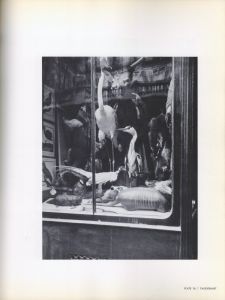 「THE WORLD OF ATGET BY BERENICE ABBOTT / Photo: Eugène Atget　Author: Berenice Abbott」画像1