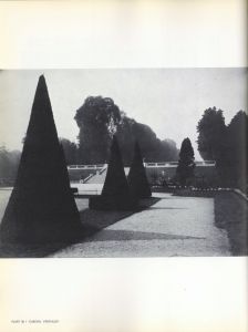 「THE WORLD OF ATGET BY BERENICE ABBOTT / Photo: Eugène Atget　Author: Berenice Abbott」画像2