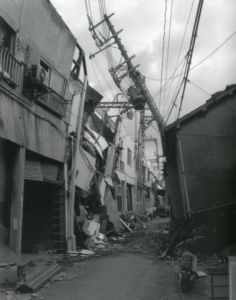 「KOBE 1995 After the Earthquake / 写真：宮本隆司 　文：鈴木明」画像2
