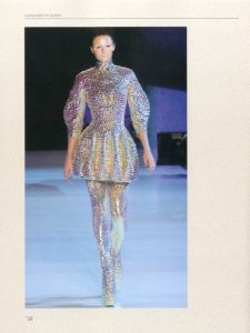 「Alexander McQUEEN  GENIUS OF A GENERATION / Author: Kristin Knox」画像5