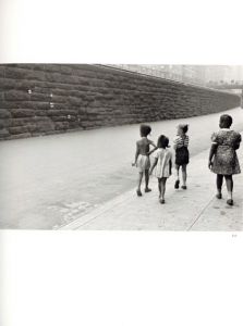 「A Way of Seeing / Photo: Helen Levitt　Text: James Agee」画像4