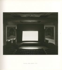 「HIROSHI SUGIMOTO: THEATERS / Author: Hiroshi Sugimoto　Design: Takaaki Matsumoto」画像3