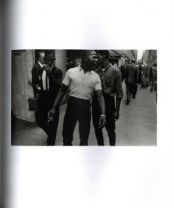 「The Street Philosophy of Garry Winogrand / Photo: Garry Winogrand　Text: Geoff Dyer」画像8