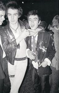 「Dennis Morris : The Bollocks      A Photo Essay of the Sex Pistols」画像1