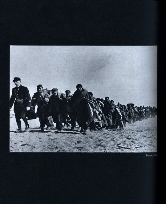 the concerned photographer / Photo: Robert Capa, Leonard