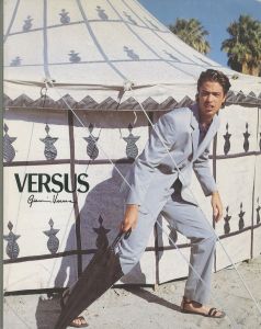 VERSUS Gianni Versace 1998 SPRING SUMMER COLLECTION／写真：ブルース・ウェーバー（VERSUS Gianni Versace 1998 SPRING SUMMER COLLECTION ブランドカタログ／Photo: Bruce Weber)のサムネール