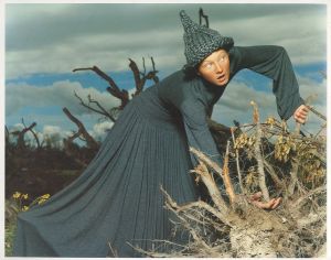 「YOHJI YAMAMOTO fall/winter 1998-1999 / Photo: Ines Van Lamsweerde」画像2