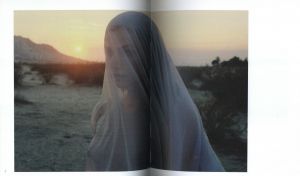 「BETWEEN US AND THE SEA / Tamara Lichtenstein」画像2