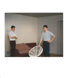「Jeff Wall / 著：ピーター・ガラシ　写真：ジェフ・ウォール」画像1
